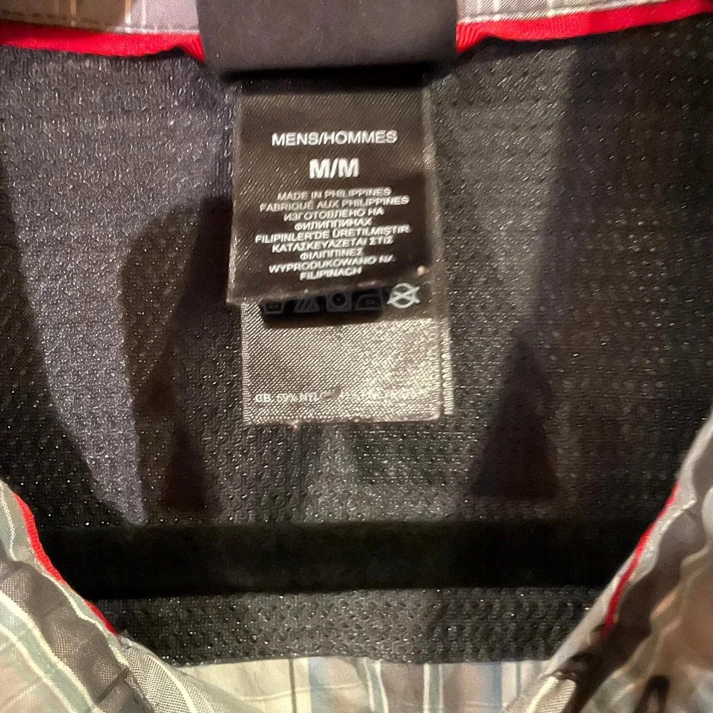 2-The North Face Plaid Short Sleeve Shirt‎ Gray Black Size M